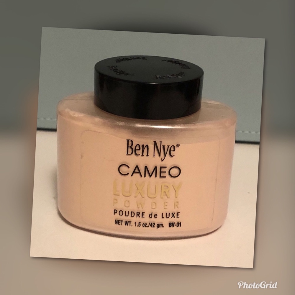 Ben Nye Luxury Powder Cameo